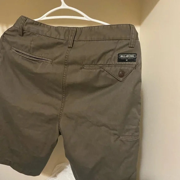 Shorts - Picture 2 of 4